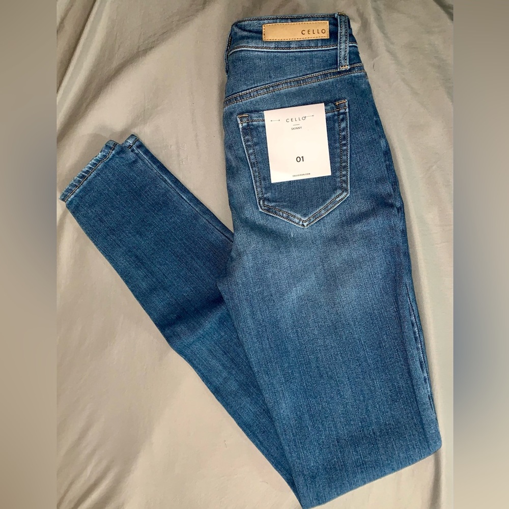 Cello Skinny Jeans, blue denim, size 1, new with tags, stretch material